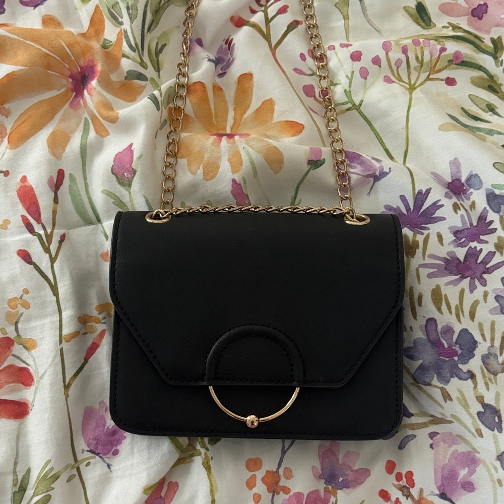 Elegant Black Chain Shoulder Bag